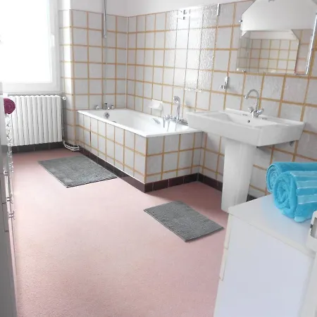 Maison De 3 Avec Jardin Clos Et Wifi A Hotel Airvault