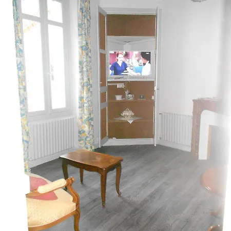 Hotel Maison De 3 Avec Jardin Clos Et Wifi A Airvault